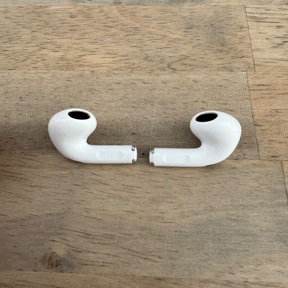 Apple AirPods 3rd Generation with MagSafe Charging Case Original Box Charger - Picture 10 of 10